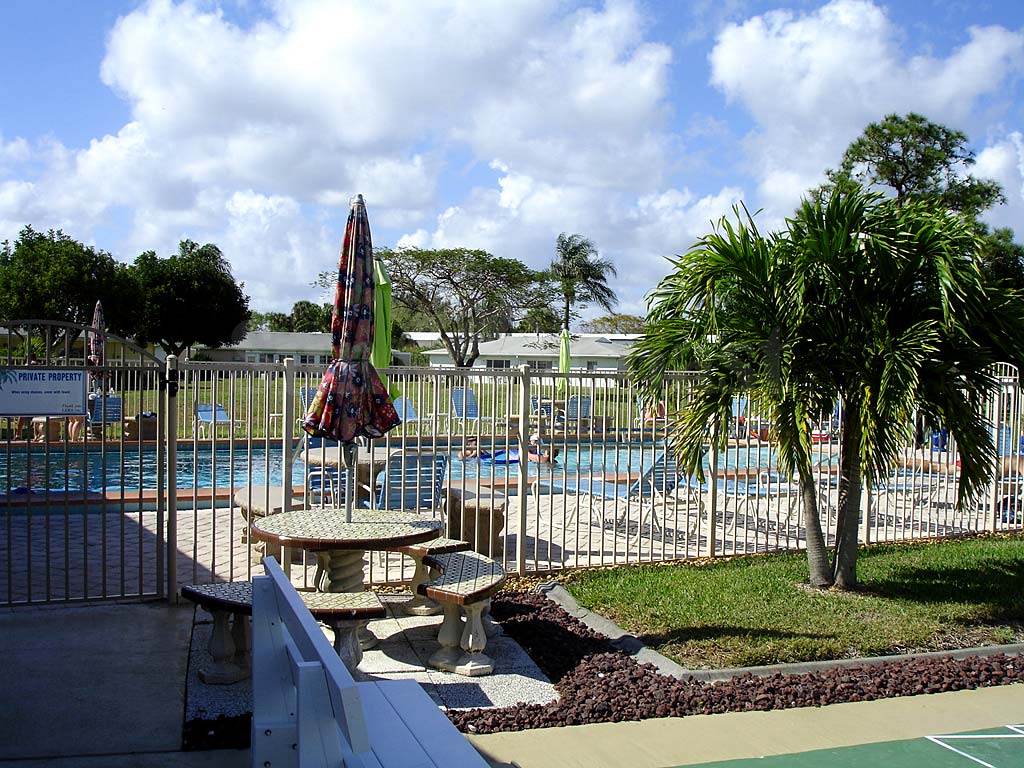 Leisure Estates Community Pool Safety Fence